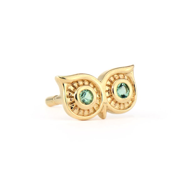 Closeup photo of Owl Eyes Stud