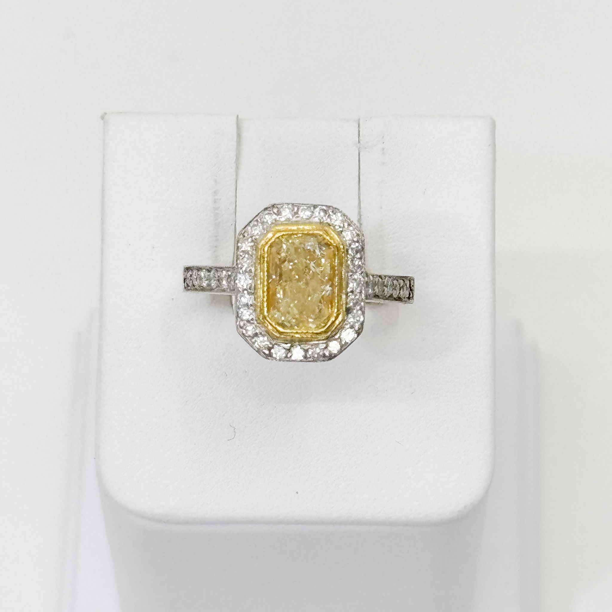 18kt 1.74ct. Yellow Diamond 0.46ctw. Ring