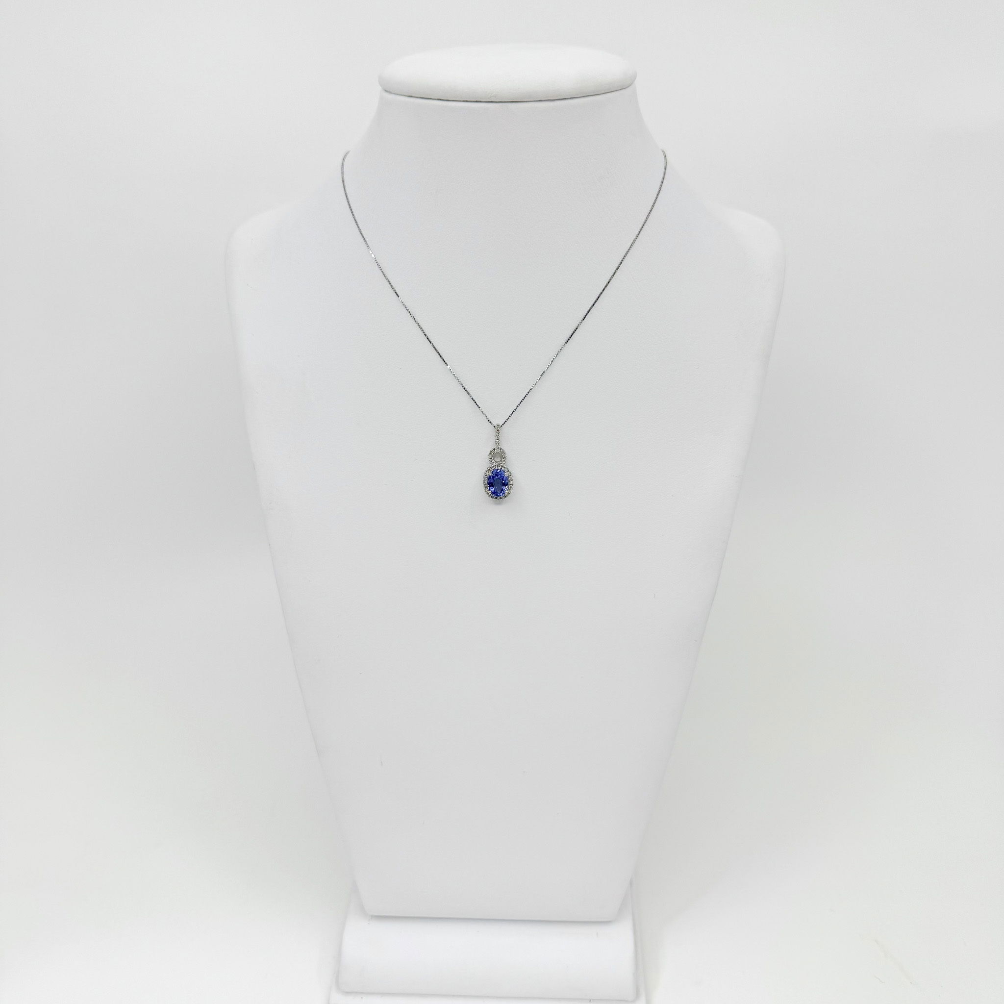 Tanzanite 14W Tanz.1.31ct. Dia.0.18ctw.