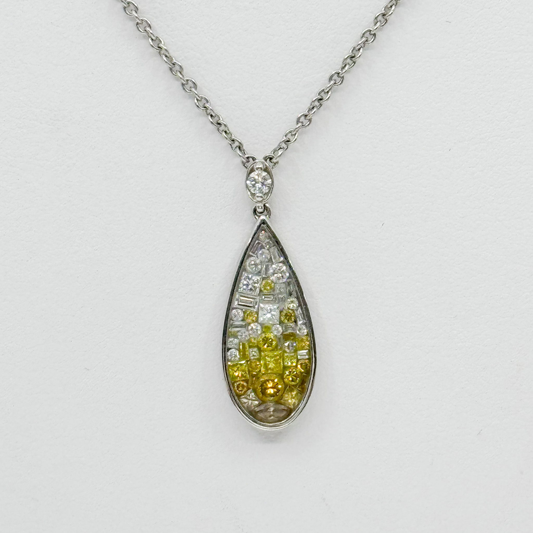 Pleve 18W Diamonds 0.70ctw Necklace