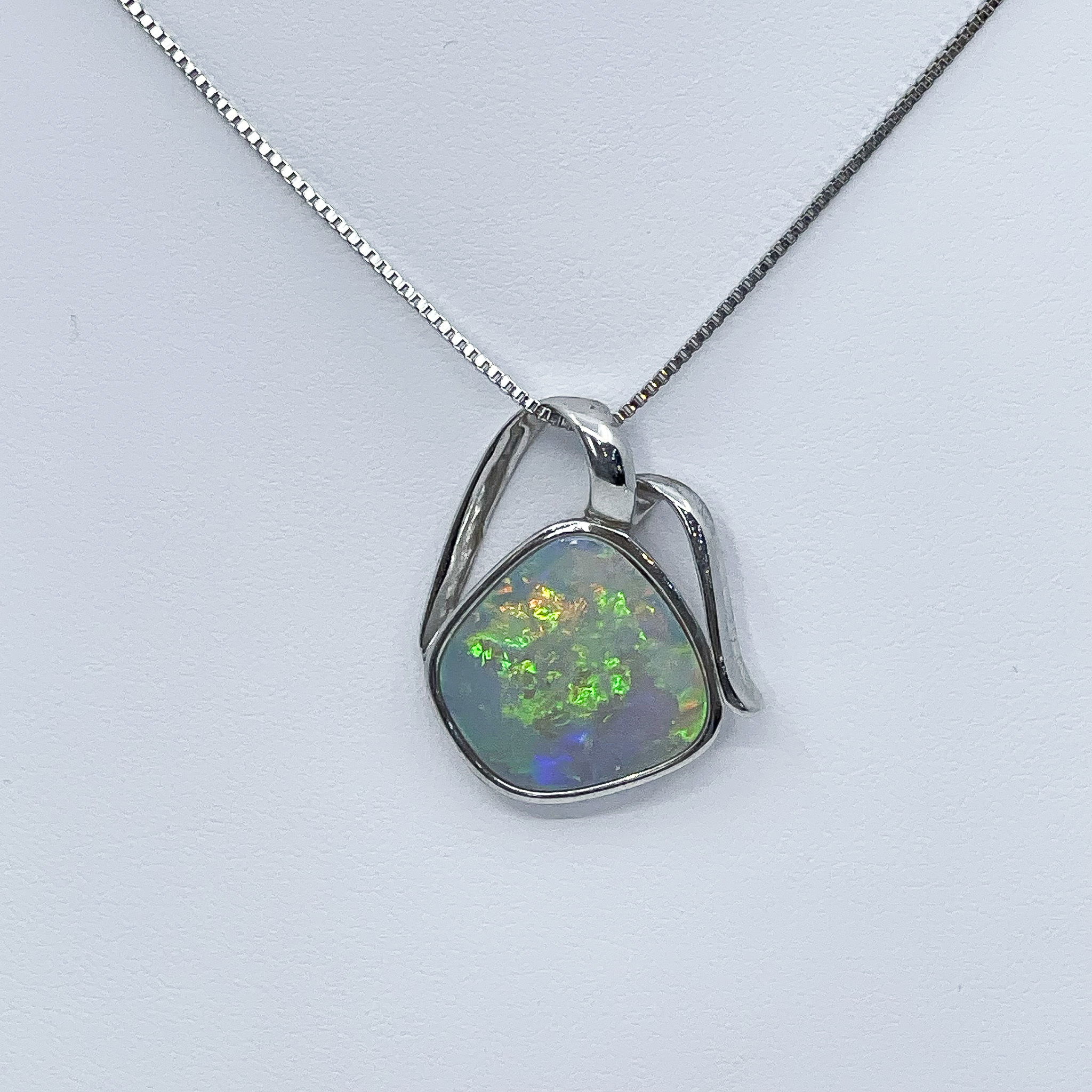 Sterling silver Opal high quality necklace