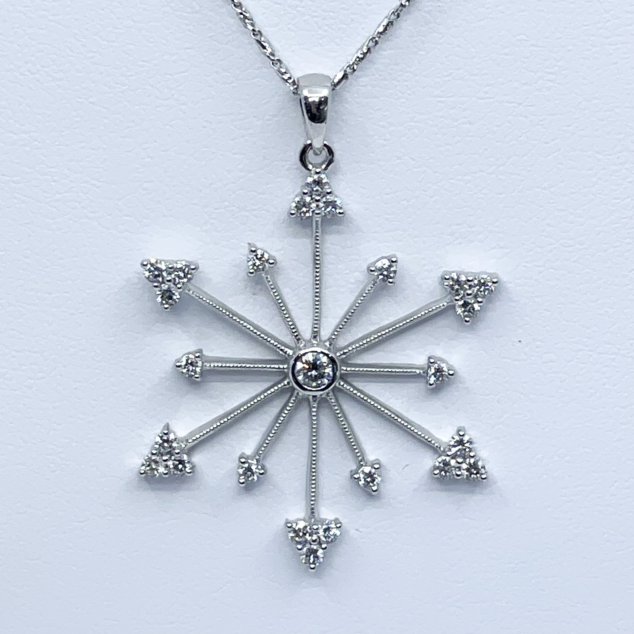 14kw .25ct Diamond Snowflake Pendant