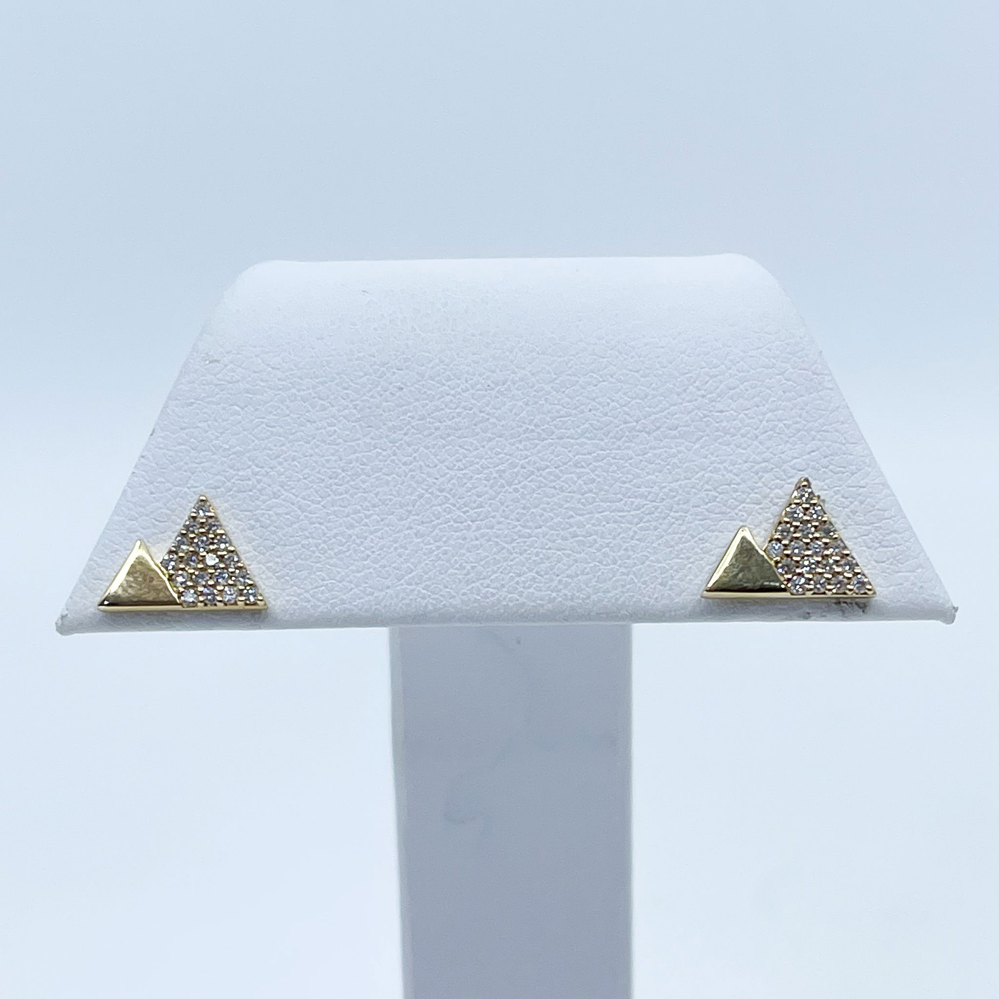 14ky Diamond Peak Studs