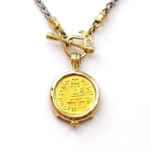 Closeup photo of 14K Gold Pendant, Byzantine Gold Coin, Certificate ID13121