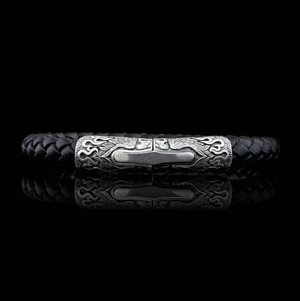 Closeup photo of Ramble on silver/black leather bracelet