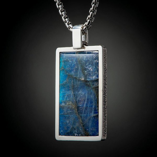Closeup photo of Pinnacle Labradorite Necklace with 22 in Chain