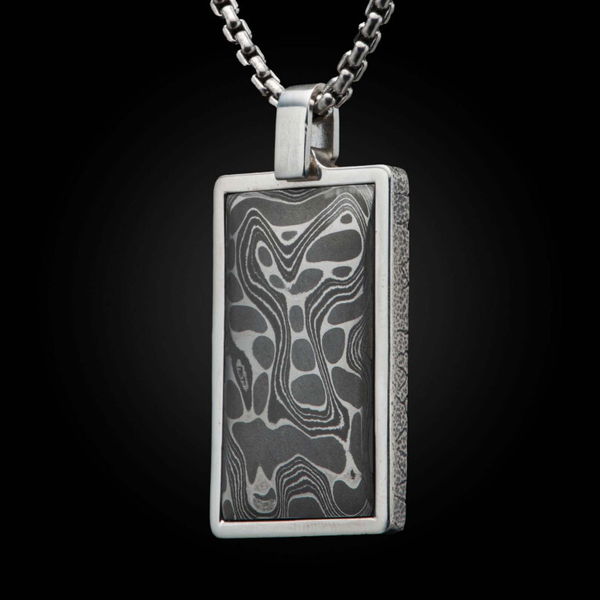 Closeup photo of Pinnacle Damascus Necklace with 22 in Chain