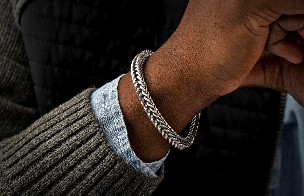 Buy Kooljewelry Sterling Silver Flat Curb Link Bracelet (8 inch) at  Amazon.in