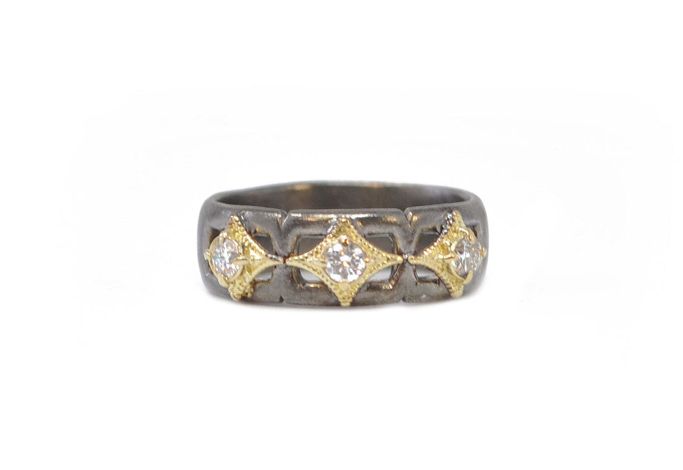 Gorgeous and timeless, this beautiful 18-karat yellow gold and sterling silver ring is perfect for making any outfit shine. The delicate design features accents from Crivelli's paperclip collection and 0.33 CT of sparkling white diamonds. Its luxurious yet subtle exterior adds a touch of grace and elegance to any look. Versatile and classic, this ring is sure to become a treasured piece in any jewelry collection. PAPERCLIP CRIVELLI STACK RING