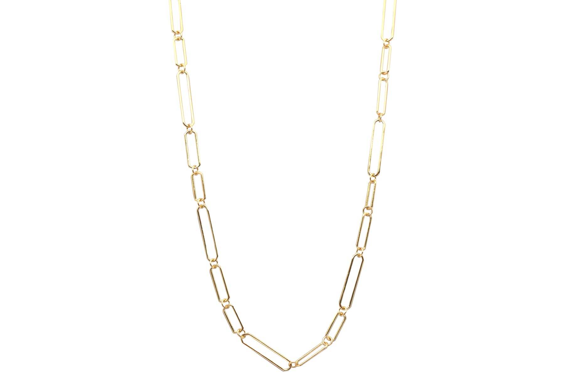 This stunning 18K yellow gold paperclip chain necklace will make a classic addition to any wardrobe. The alternating link design adds a unique touch, while the toggle clasp closure provides secure and comfortable wear. The necklace is adjustable at 16", 18", or 20" so you can customize your look. Perfect for everyday wear or special occasions, it's sure to make you turn heads. Gold Paperclip Necklace