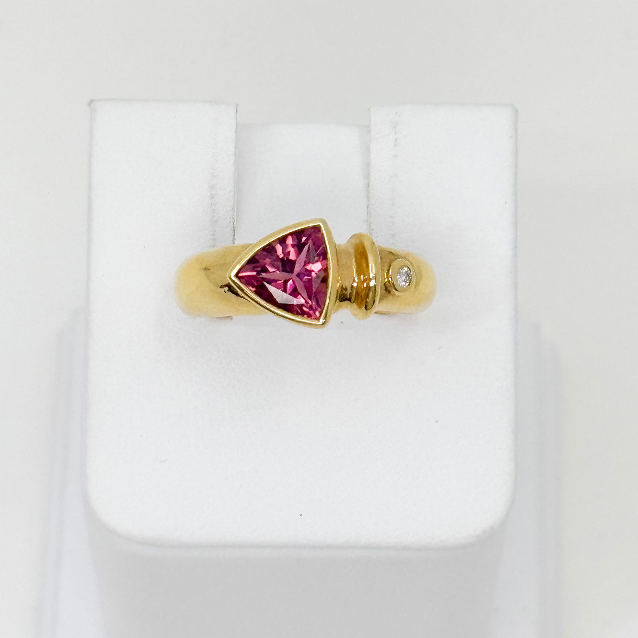 18ky Pink Tourmaline Ring with Diamond