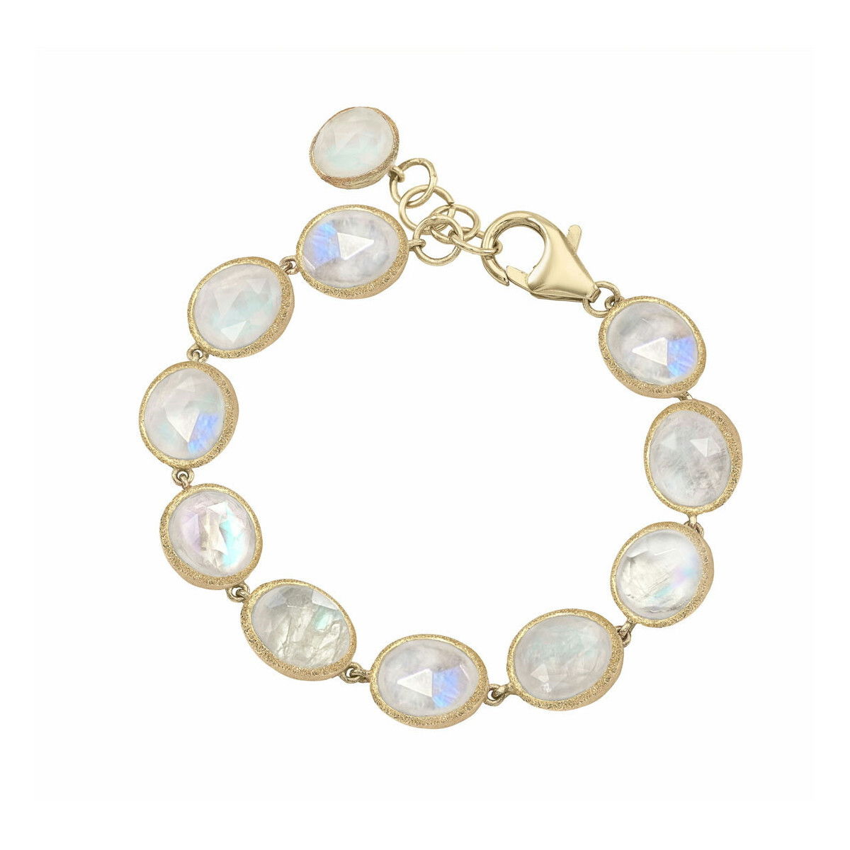18 kt Gold vermeilSterling Silver 92518 kt Gold VermeilGemstone: rainbow moonstoneWidth 18 mm SHADE Bracelet in Silver. 18k Gold Vermeil