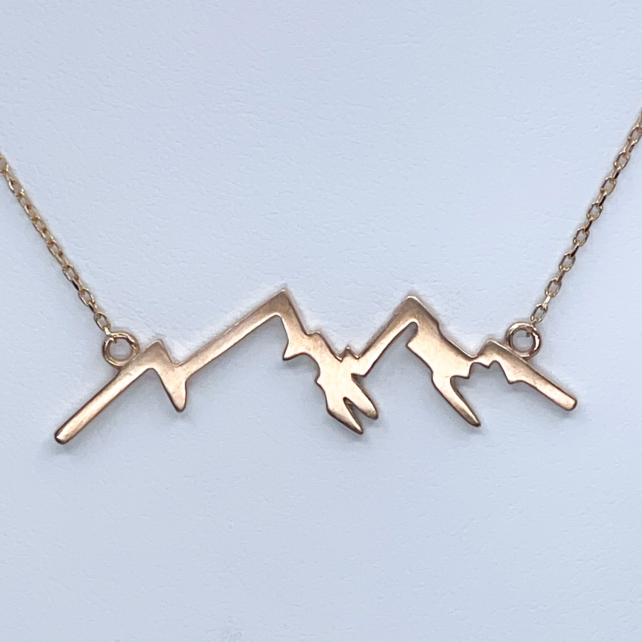 14kr Mountain Silhouette Necklace