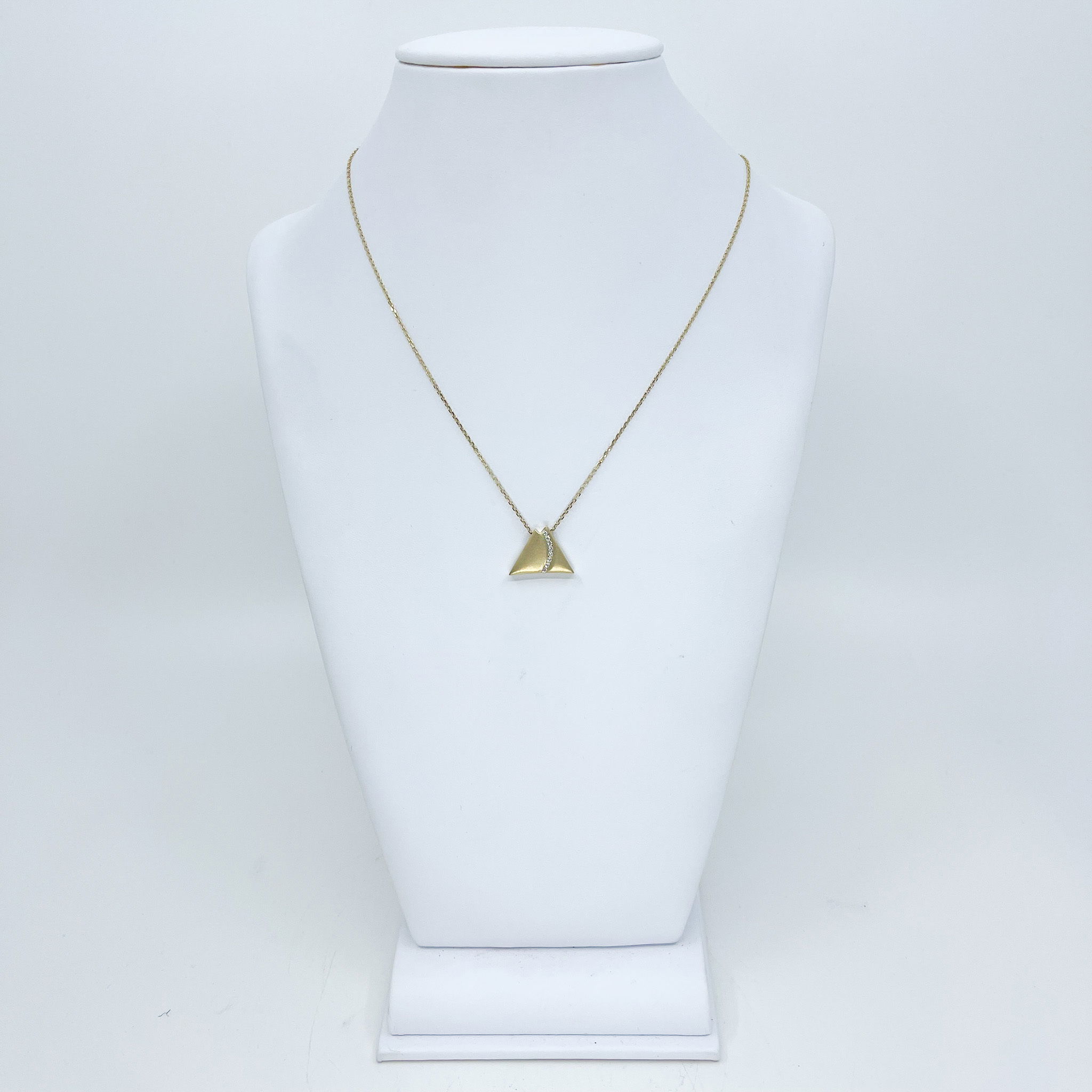 14ky Medium Diamond Mountain Run Necklace