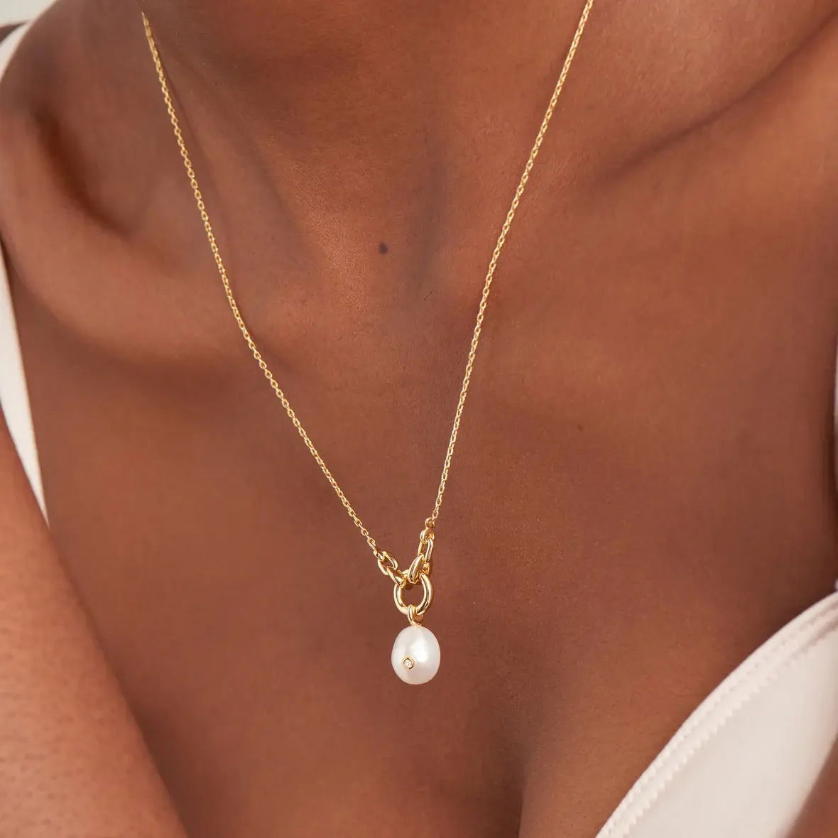 Pearl Sparkle Pendant Necklace