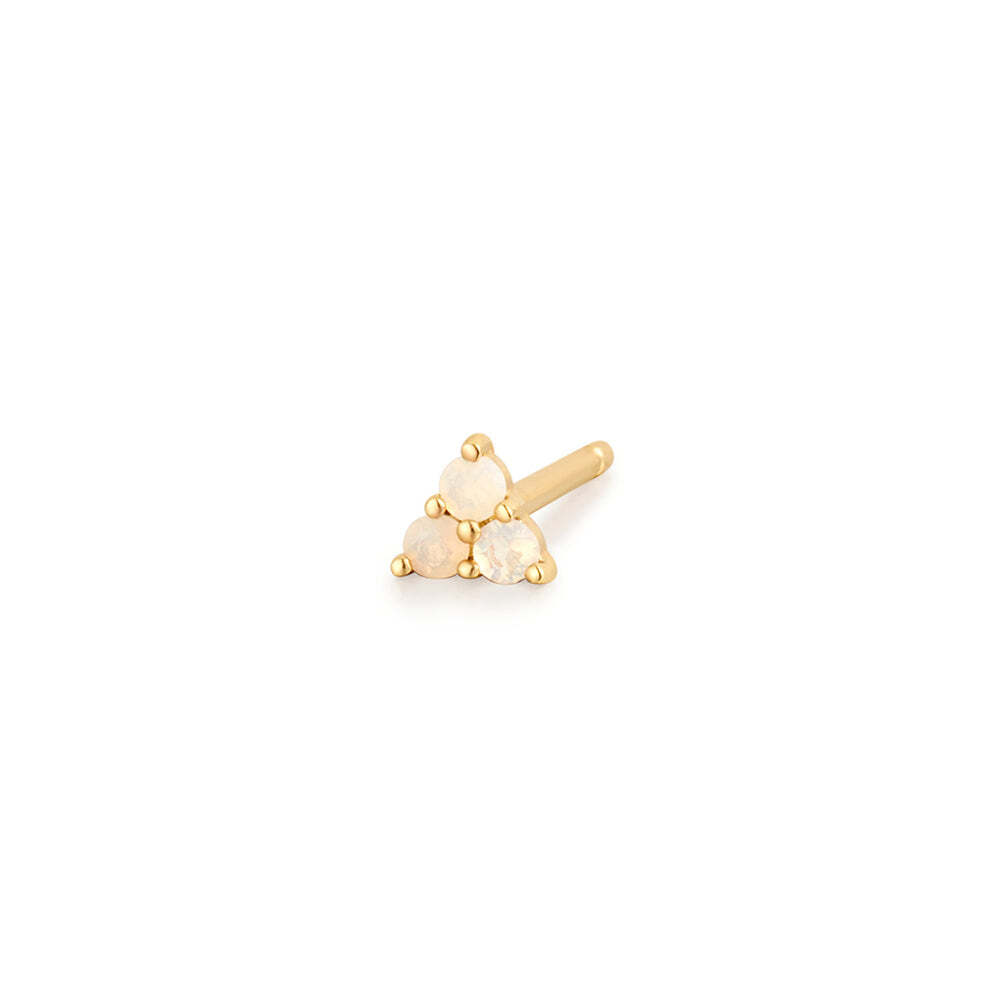 Whether you're an October baby or not, opal is always a good choice. Three round opals show off a range of dreamy colors, perfect for a plethora of placements for your ideal ear party look. Product Details: Material: 14K Solid Gold Dimension: 3*3.3mm Stone Type: Opal Opal Size : 1.5mm Total Weight 0.251g Total Carat W DAHLIA | Tri-Opal Stud Earring – AURELIE GI