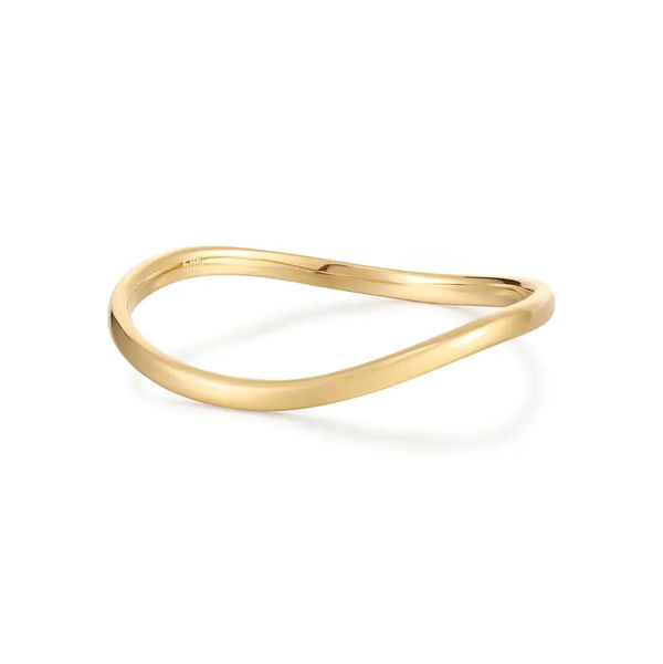 Closeup photo of NICOLE | 14kt Gold Wave Band