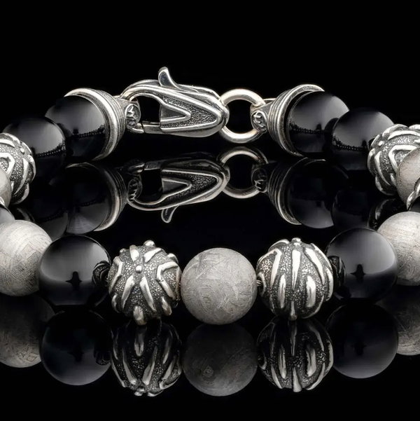 Closeup photo of Archeon Men's Bracelet