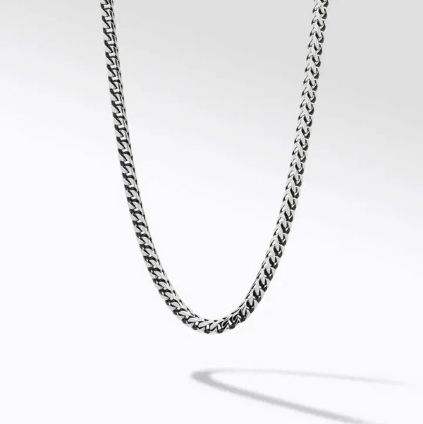 Closeup photo of S/S CHAIN