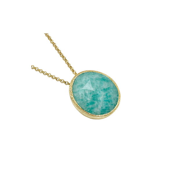Closeup photo of SHADE Pendant in Silver. Baño de Oro 18k