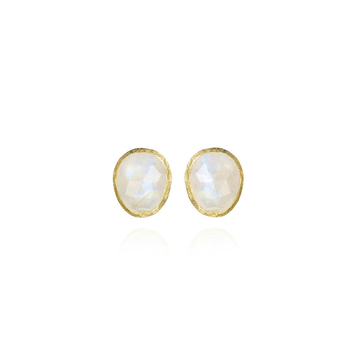 SHADE collection earings in textured Sterling Silver 925 with rainbow moonstone. 18 kt Gold vermeilSterling Silver 92518 kt Gold VermeilGemstone: rainbow moonstonePost back earrings SHADE Earrings in Silver. 18k Gold Vermeil