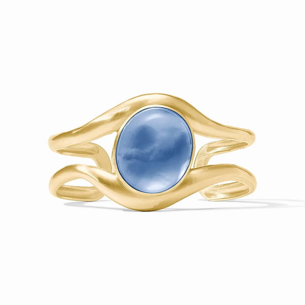 Closeup photo of Wave Stone Cuff