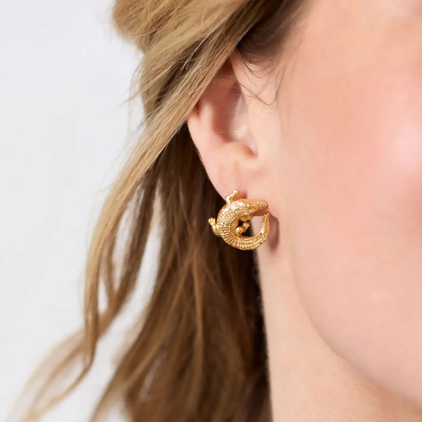 24K gold plate, CZWidth: 0.65 inchesPost for pierced ears Alligator Stud