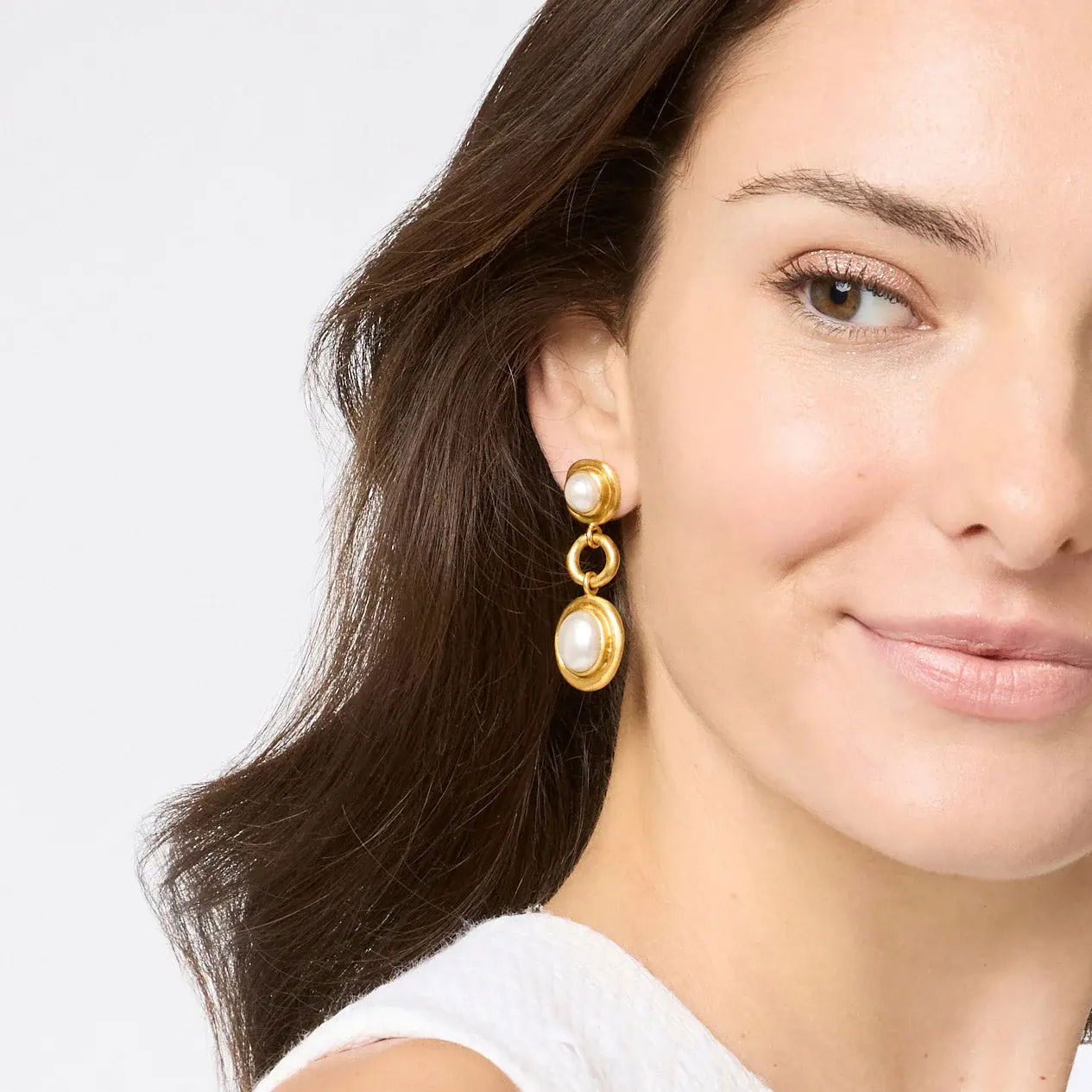 24K gold plate, imported glassLength: 1.9 inchesPost for pierced earsIncludes 24K gold plated earring backs Wave Tier Earring