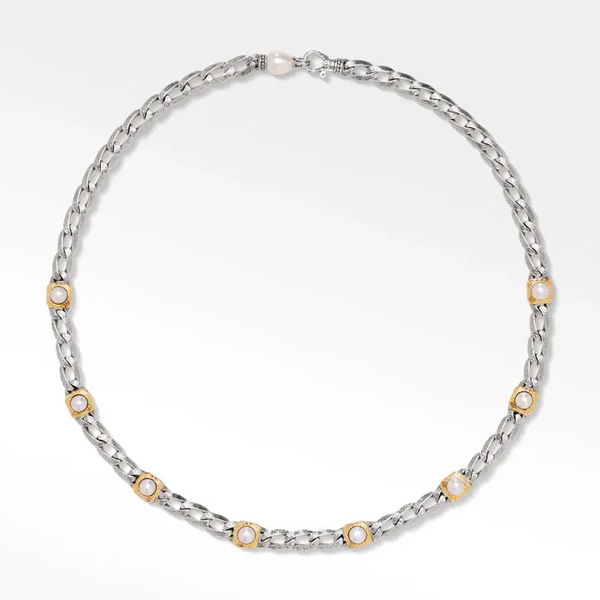 Closeup photo of MUSE NECKLACE