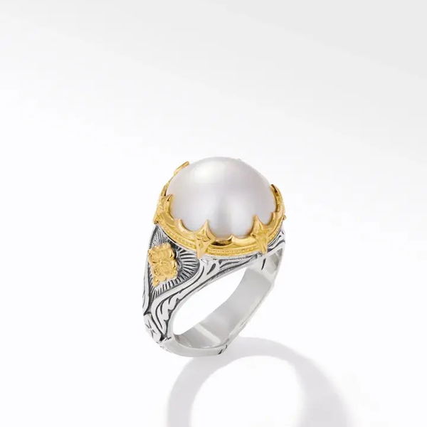 Closeup photo of MUSE RING