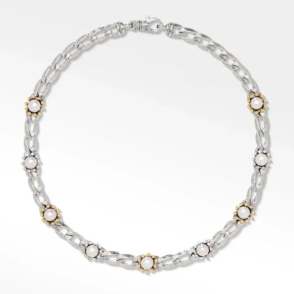 Closeup photo of MUSE NECKLACE