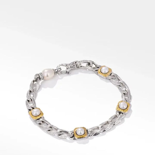 Closeup photo of MUSE BRACELET