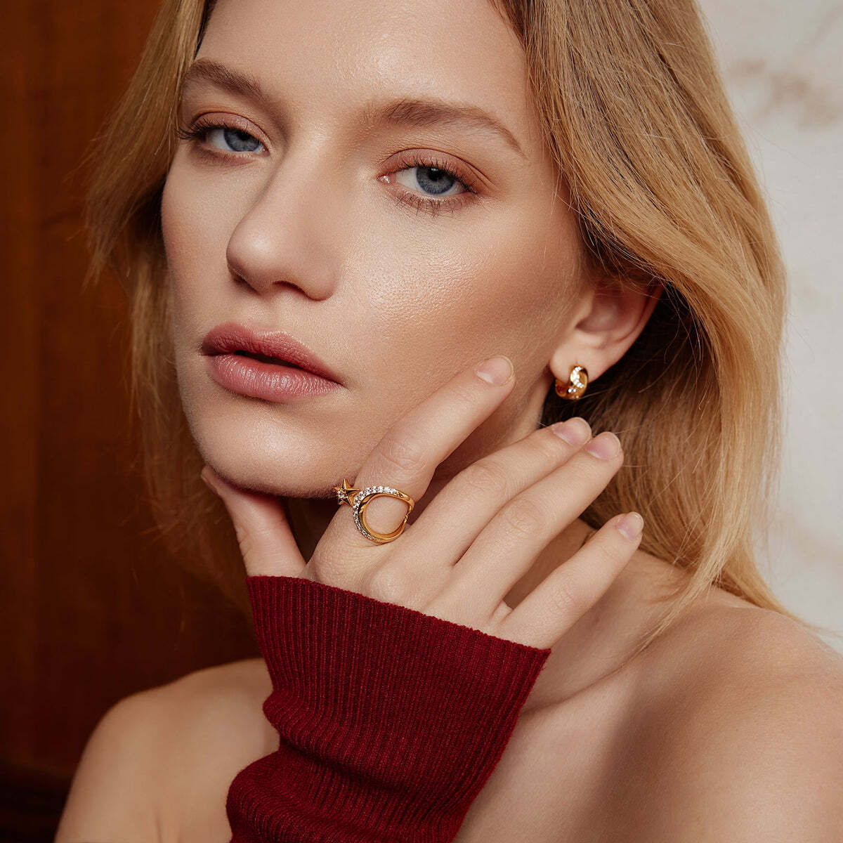 Product Description: Dive into dreamy elegance and romance with this season¡¯s must-have jewellery! Inspired by celestial beauty, this brilliant ring features a sparkling moon and star, adding a touch of whimsical charm to your everyday look. Perfect for both casual and special occasions. Product Details: ? Material: 9 Gold Sparkling Moon and Star Adjustable Ring– Ania Haie US
