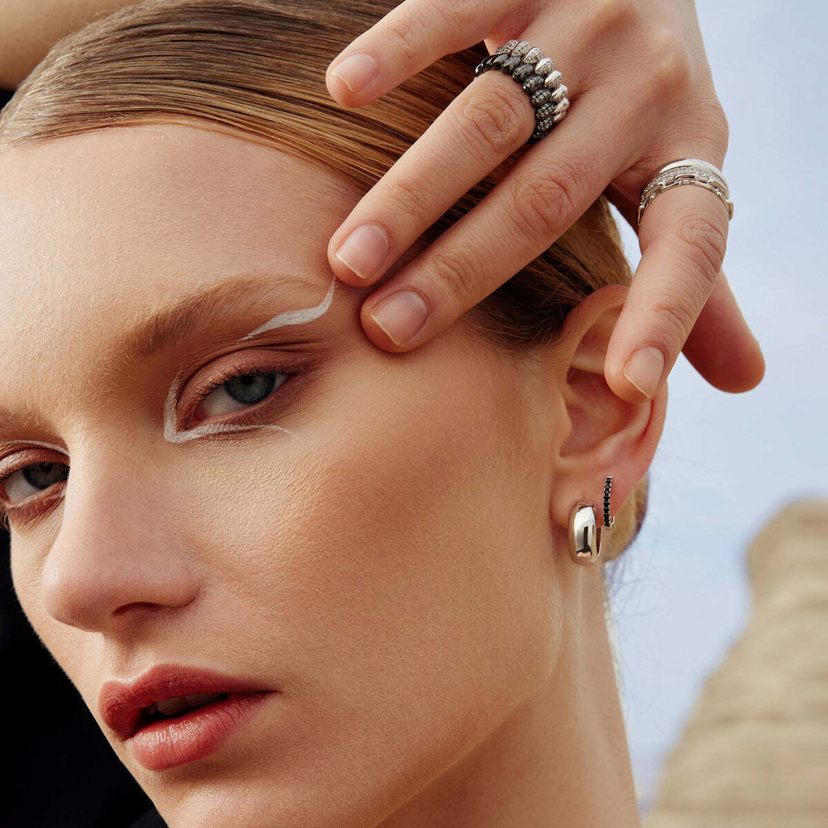 Product Description: Why not stand out and embrace your new favourites? This statement ring taps into the trending wave of subversive allure. The edgy, toothed design creates a striking contrast that is both bold and elegant. Pair it with its black counterpart for an even bolder look, letting your individuality shine t Black Sparkling Puffy Spike Ring– Ania Haie US