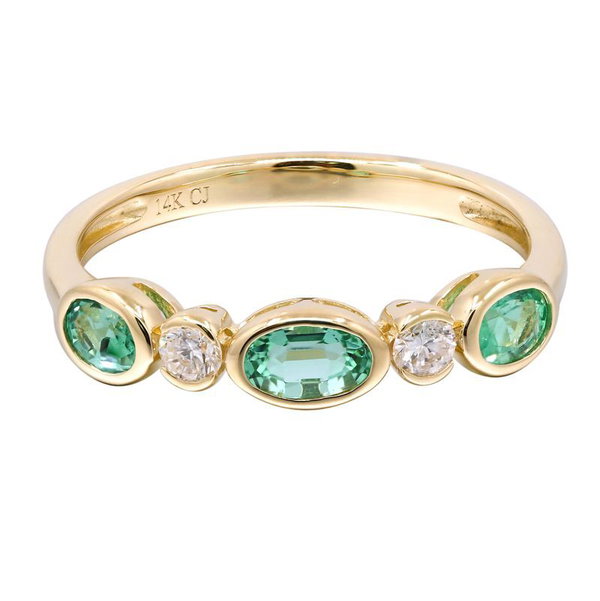 Closeup photo of 18k Yellow Gold .61ct Emerald with .35ct Diamond Ring