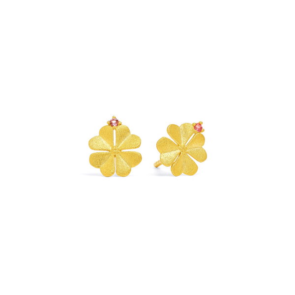 Closeup photo of Kleenias Earrings