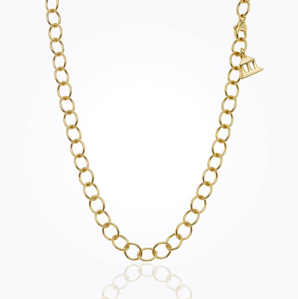 Closeup photo of 18K Classic Oval Chain. 32" long