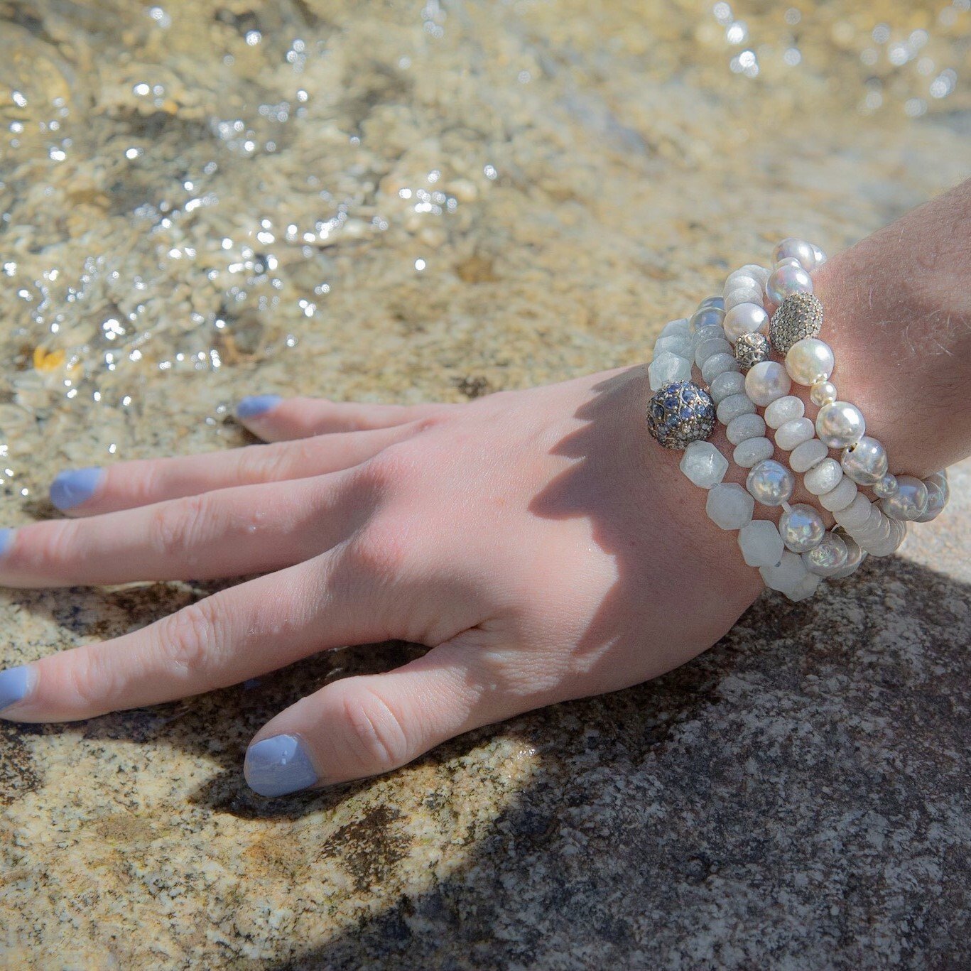 Aqua Beads With Sapphire Dia Bead Stretch Bracelet