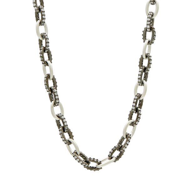 Closeup photo of Alternating Chain Link Necklace