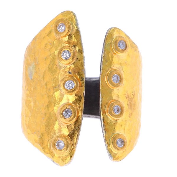 Closeup photo of 24K Butterfly Diamond Ring