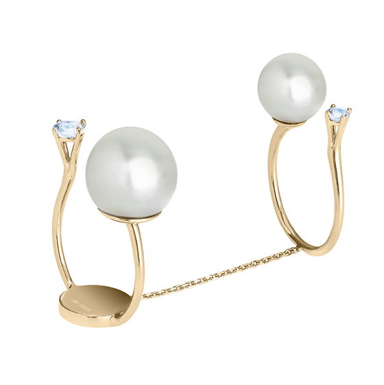 Closeup photo of Pearl and Moonstone Chain Ring 18K Yellow Gold White South Sea Pearl 8-9mm; 10-11mm 0.330Ct Moonstone