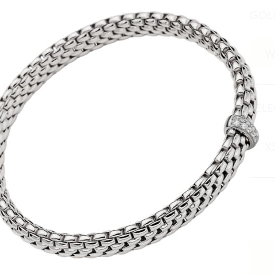 Closeup photo of 18k Gold Flex'it Bracelet in with Diamonds